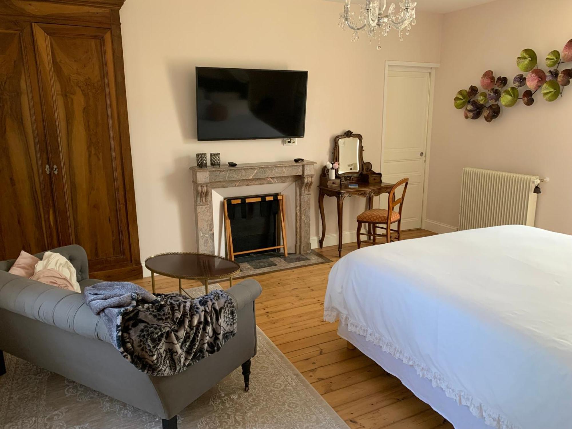 The Cool Lounge A Coulonges - Charente Bed and Breakfast Exteriör bild