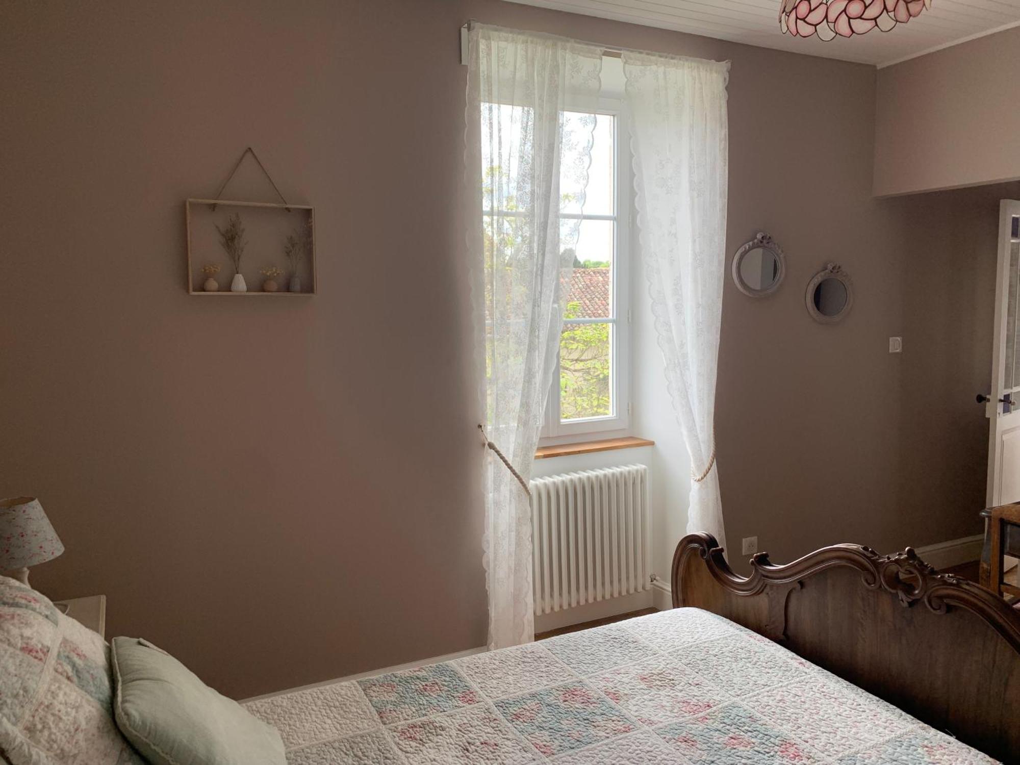 The Cool Lounge A Coulonges - Charente Bed and Breakfast Exteriör bild